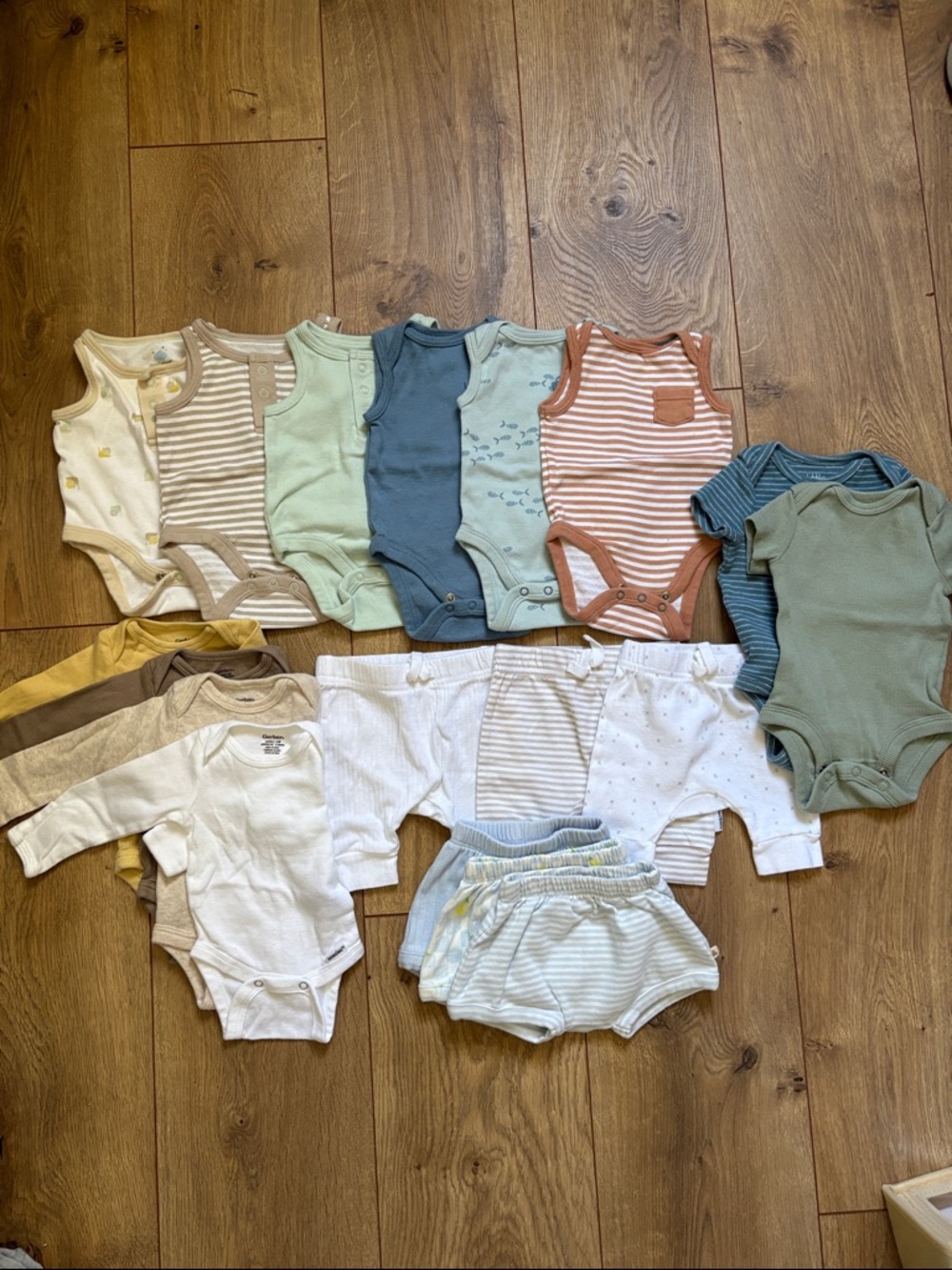 18pc Newborn bundle baby clothes- baby gap, gerber, cloud nine, little planet